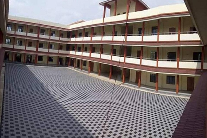https://cache.careers360.mobi/media/colleges/social-media/media-gallery/26469/2019/10/18/Campus View of Government Polytechnic College Vechoochira_Campus View.jpg
